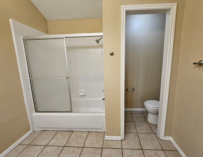 Building Photo - $2000 MESQUITE- Beautiful home with open f...