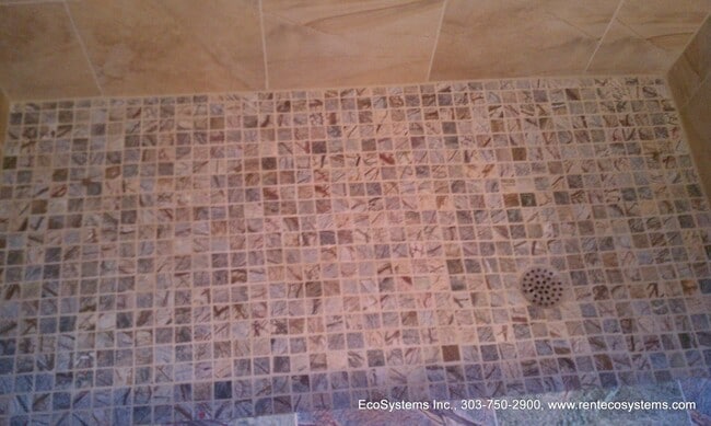 Building Photo - Beautiful Virginia Vale 4 Bedroom Split Level - New Paint, Carpet, Blinds - AVAILABLE NOW!