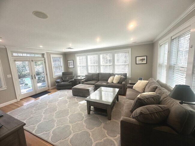 Building Photo - 164 Florence Rd