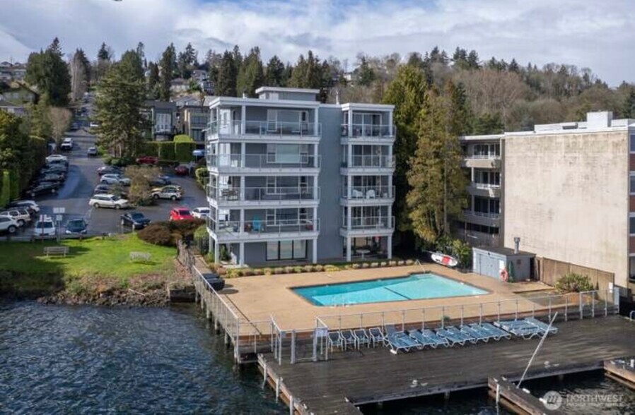 Building Photo - 720 Lakeside Ave S