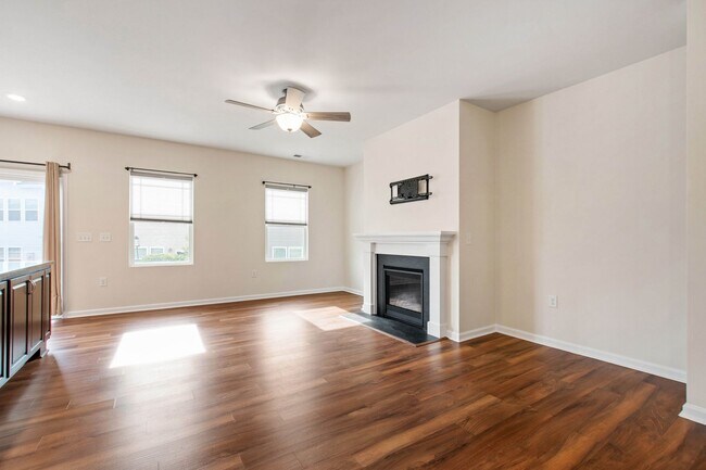 Building Photo - Charming, Well-Maintained Home in Central Morrisville!