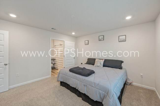 Building Photo - Crestview 4bed/2bath