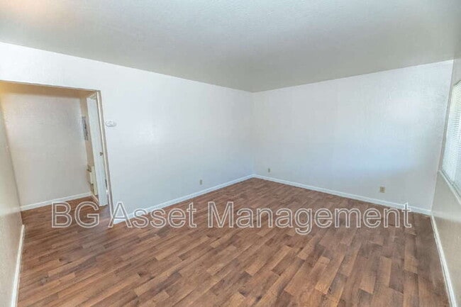 Building Photo - 1932 Ethan Wy