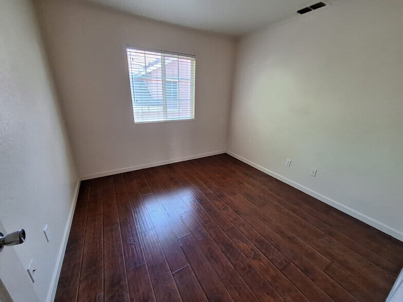 Building Photo - 5066 Trouville Ln