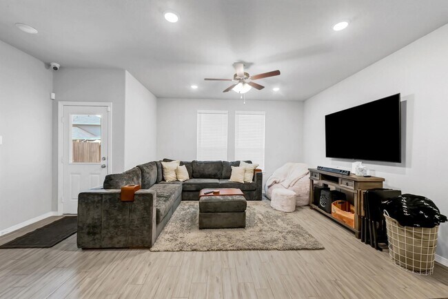 Building Photo - 24715 Oakheath Arbor Ln