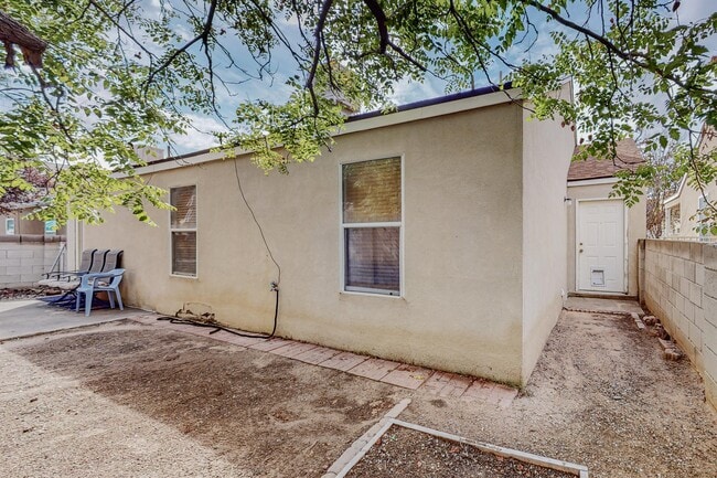 Building Photo - 10728 Hatch Dr NW