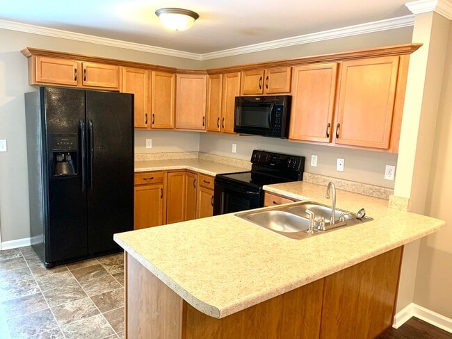 Building Photo - 318 Sam Houston Cir