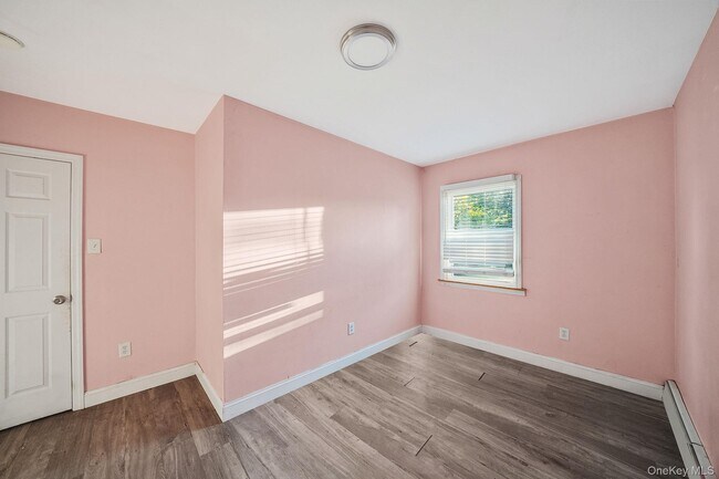 Building Photo - 110 2nd Ave