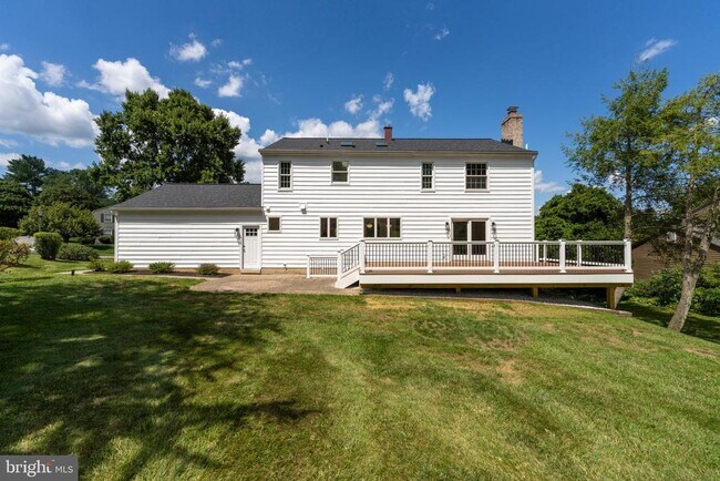 Building Photo - 1213 Clearfield Cir