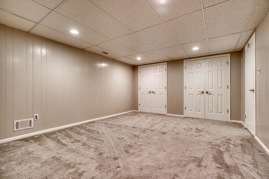 Building Photo - 18 Collis Ct