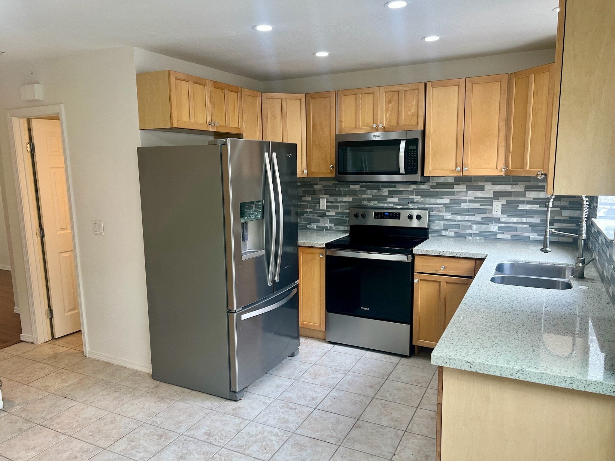 Kitchen - 8019 Calle Fanita