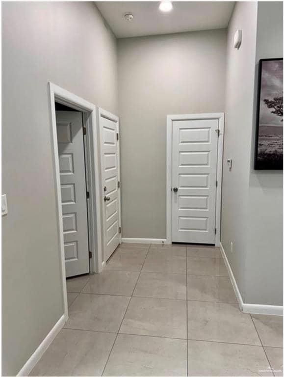 Building Photo - 21 Rabbit Run Ave