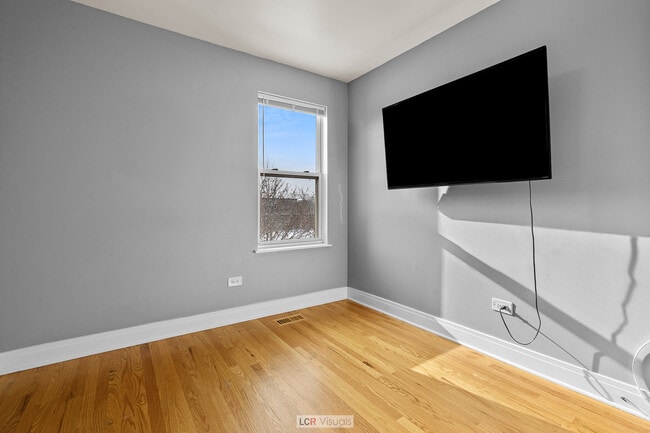 Building Photo - 3422 W 13th Pl