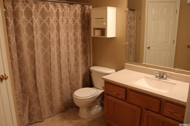 Building Photo - 3217 Ivy Park Dr