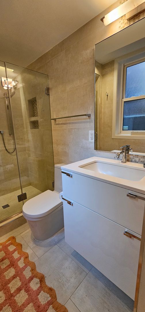 Building Photo - Luxurious 2 Bed 2 Bath Garden Level Condo In Desired Old City II - Dupont Circle