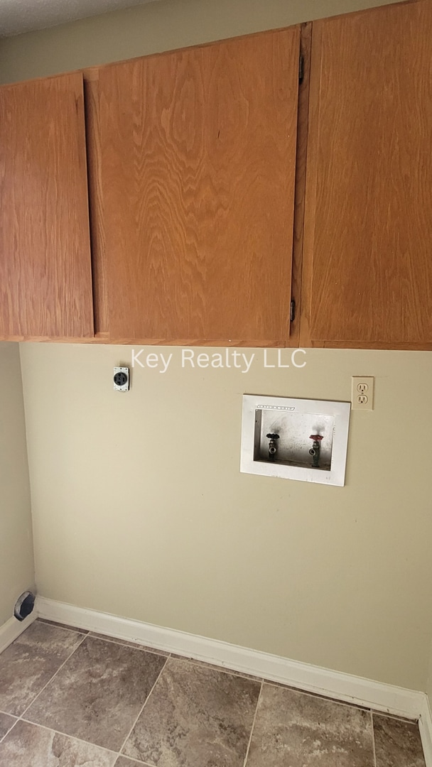 Building Photo - 602 - B Gary K - Pineville