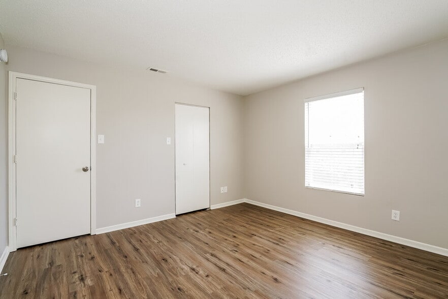 Building Photo - 7905 States Bend Dr