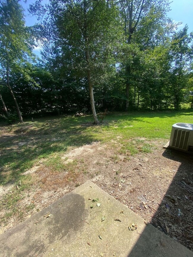 Building Photo - 3 bedroom 2 bath home