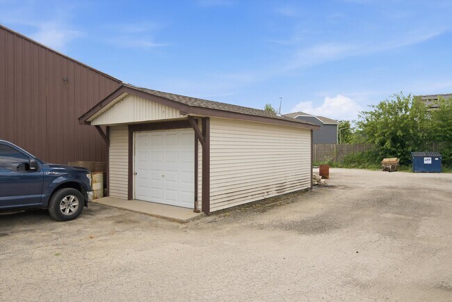Building Photo - 24134 IL-53
