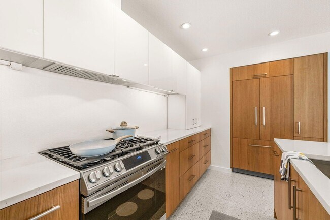 Building Photo - 74350 Covered Wagon Trail