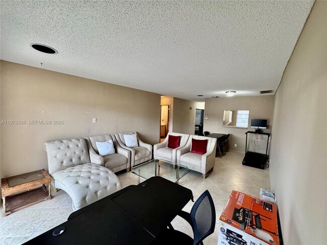 Building Photo - 8838 Bella Vista Dr