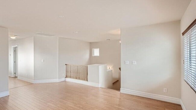 Building Photo - 1115 Aldenwood Ave