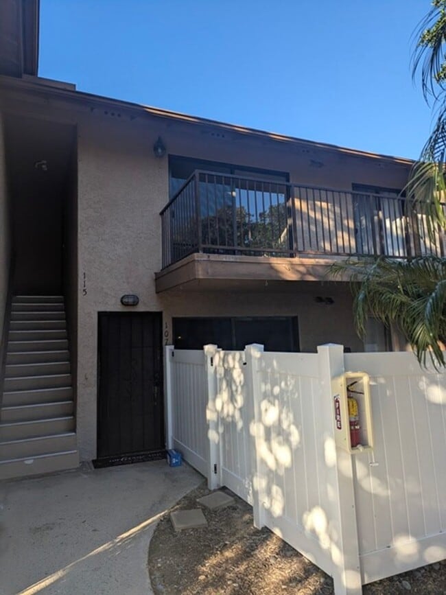 Building Photo - 2 Bedroom-1 Bathroom Single Story Condo; 2nd floor unit in Lakeside