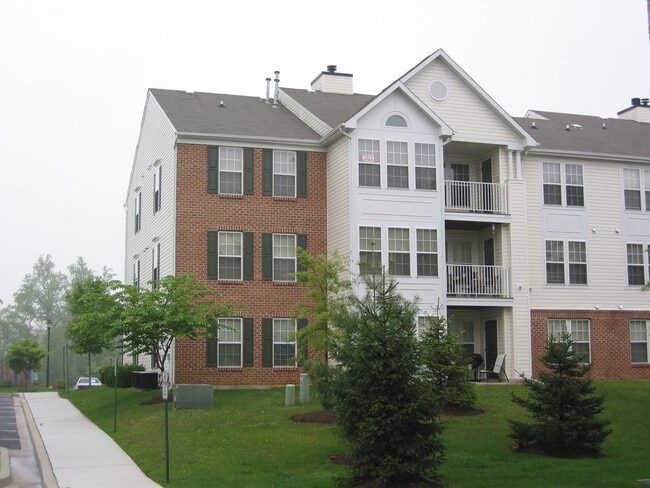 Primary Photo - Spacious 2 Bedroom Condominium in Owings M...