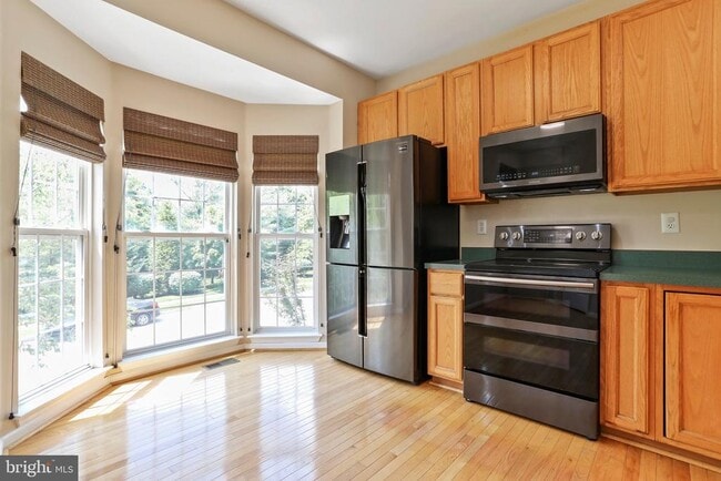 Building Photo - 8818 Papillon Dr