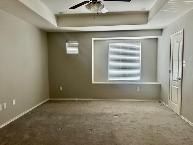 Building Photo - 9310 Albany Dr