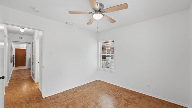 Building Photo - Beautiful Home on Nearly an Acre in Helotes with Pool, Office & No HOA