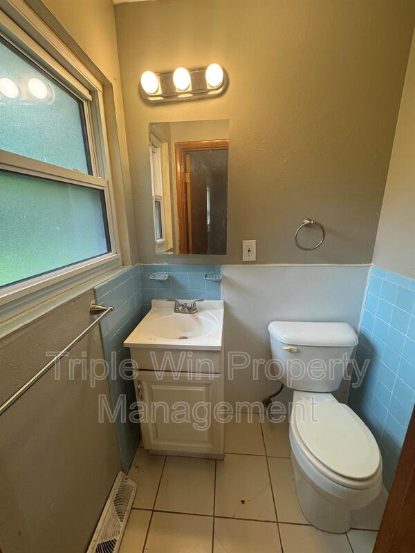Building Photo - 10440 Gardo Ct