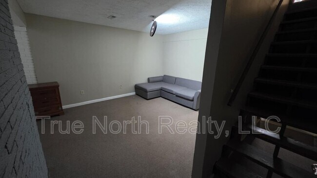 Building Photo - 2581 Sandbury Blvd