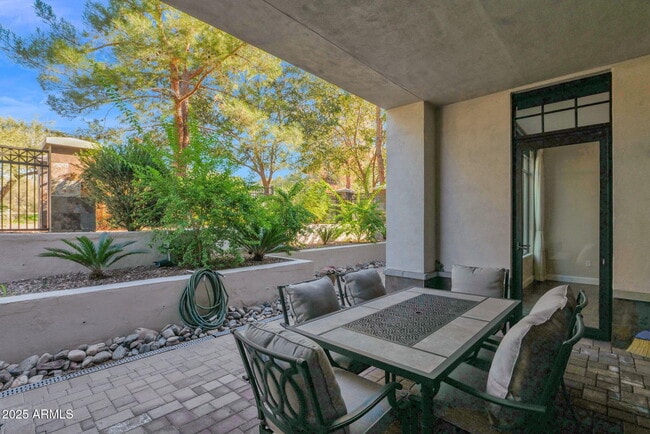 Building Photo - 8 Biltmore Estates Dr