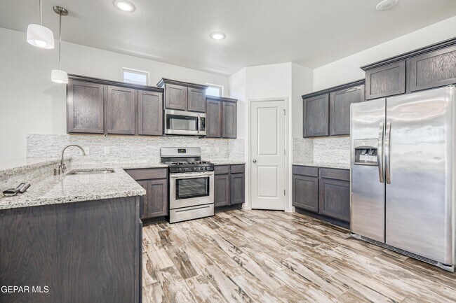 Building Photo - 6557 Toivoa Pl
