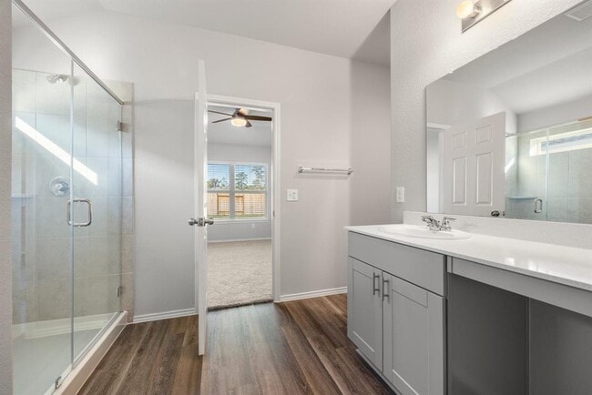 Building Photo - 5808 Begonia Ct