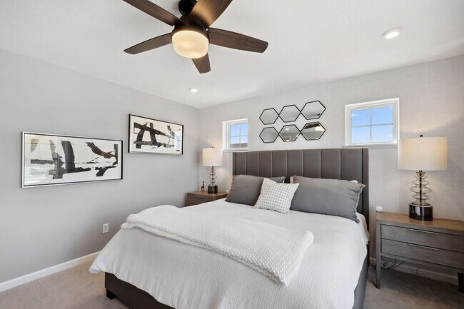 Building Photo - Rare End Unit 3Bed 3Bath Townhome in Rogers