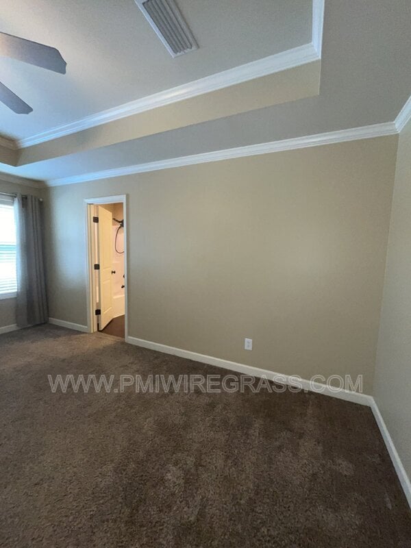 Building Photo - 229 Lace Dr