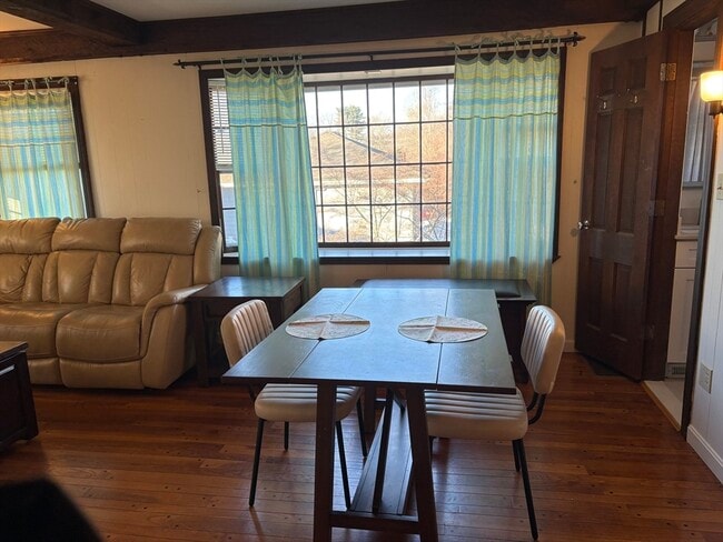 Building Photo - 5 Orchard Cir