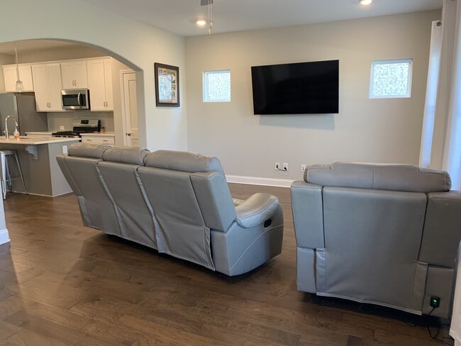 Building Photo - 641 Trotters Aly