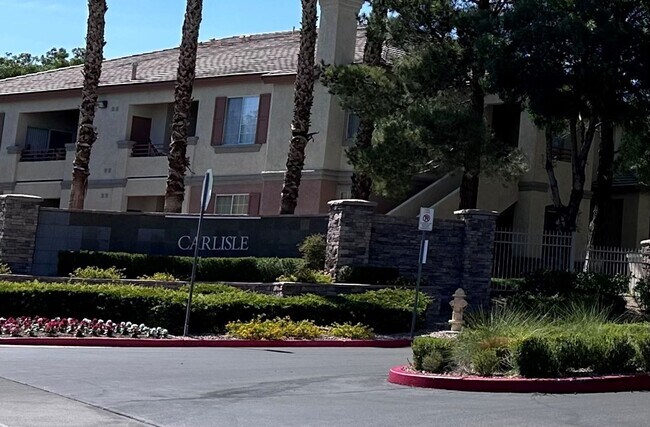 Building Photo - Beautiful 3 bedroom Condo in Summerlin- 2 ...