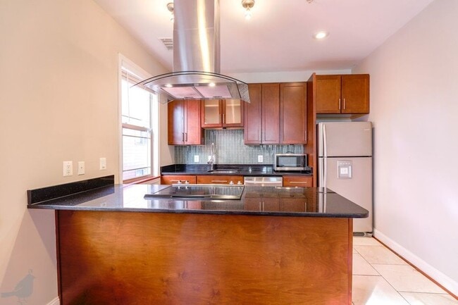 Building Photo - 3573 Warder St NW