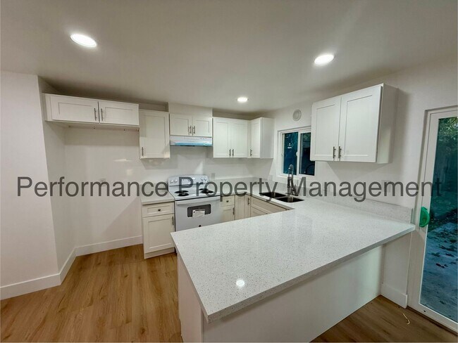 Building Photo - 3401 Squire Ln