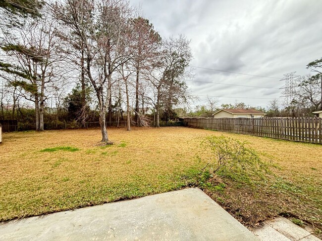 Building Photo - Available now. Freshly renovated! 4/3 Home...