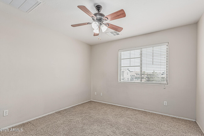 Building Photo - 1242 E Strawberry Dr