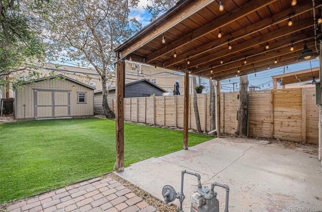 Building Photo - 1020 Kalamath St