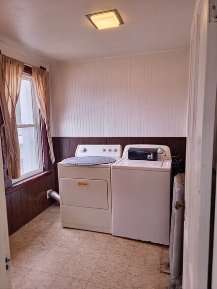 Building Photo - 80 Linden St