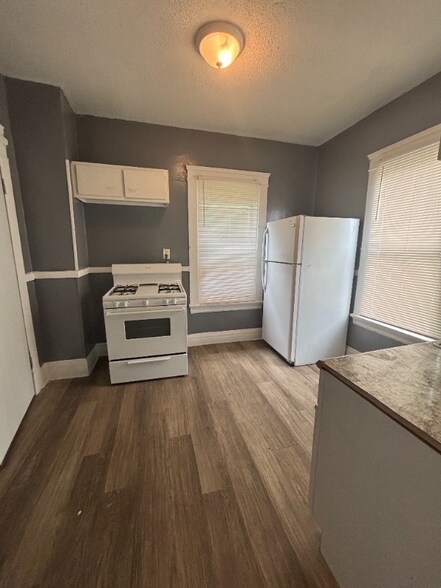 Building Photo - 4169 E 116th St