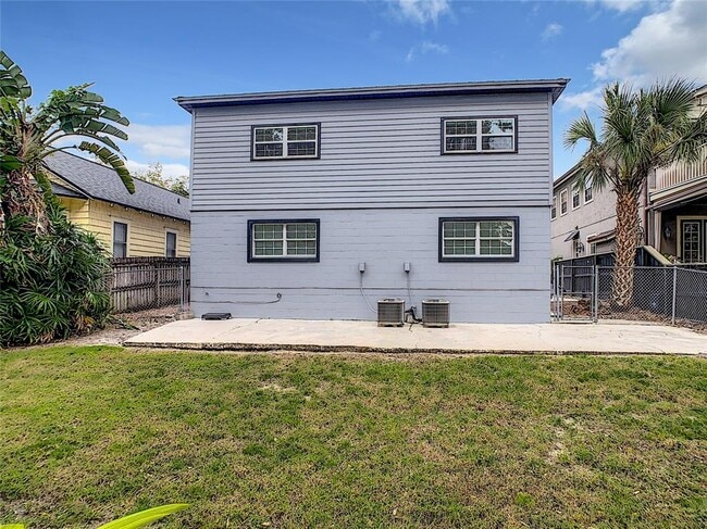 Building Photo - 1506 E Jefferson St