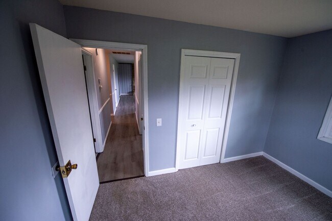 Building Photo - Lovely 3 Bed / 2 Bath in Private Setting--AVAILABLE NOW!!!